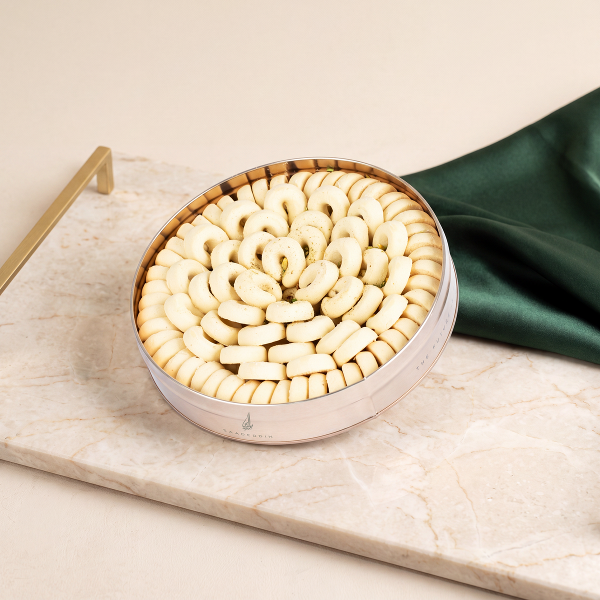 علبة غريبة دائرية