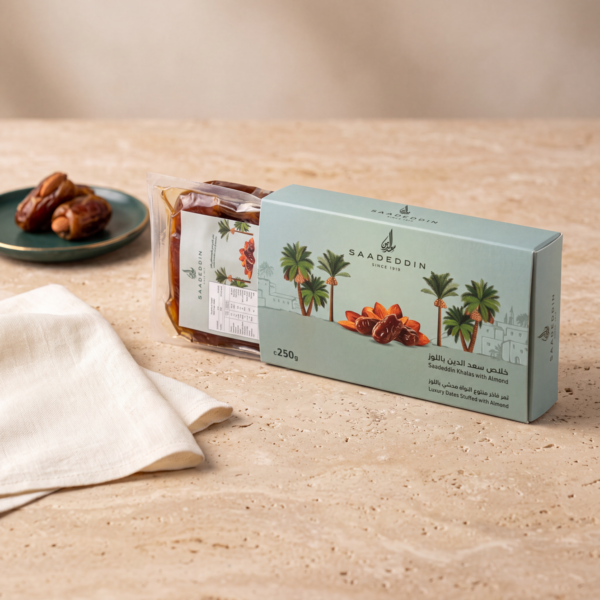 Box of Khalas dates stuffed with almonds 250 grams